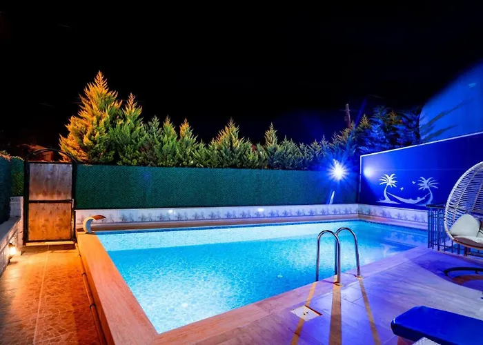 Villa 3 Bedroom - Close To The Center *