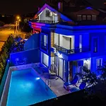 Villa 3 Bedroom - Close To The Center
