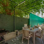 3 Bedroom - Close To The Center Villa