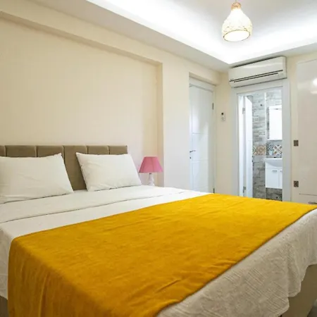 3 Bedroom - Close To The Center Villa *