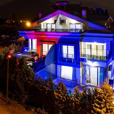 3 Bedroom - Close To The Center